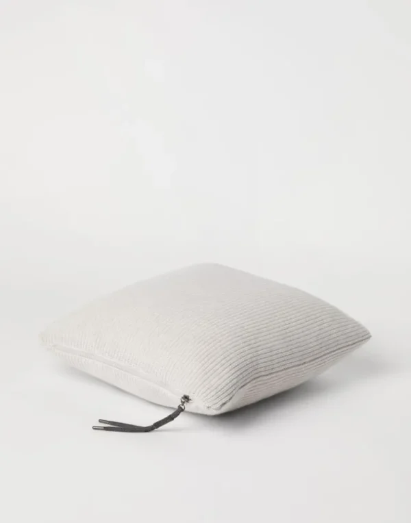 Cashmere English rib knit cushion with shiny zipper pull