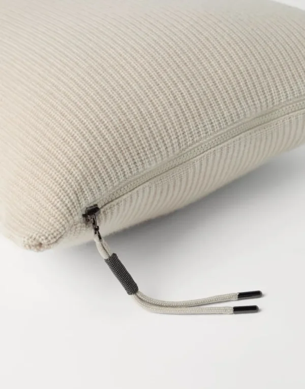 Cashmere English rib knit cushion with shiny zipper pull