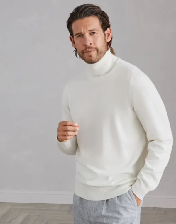 Cashmere turtleneck sweater