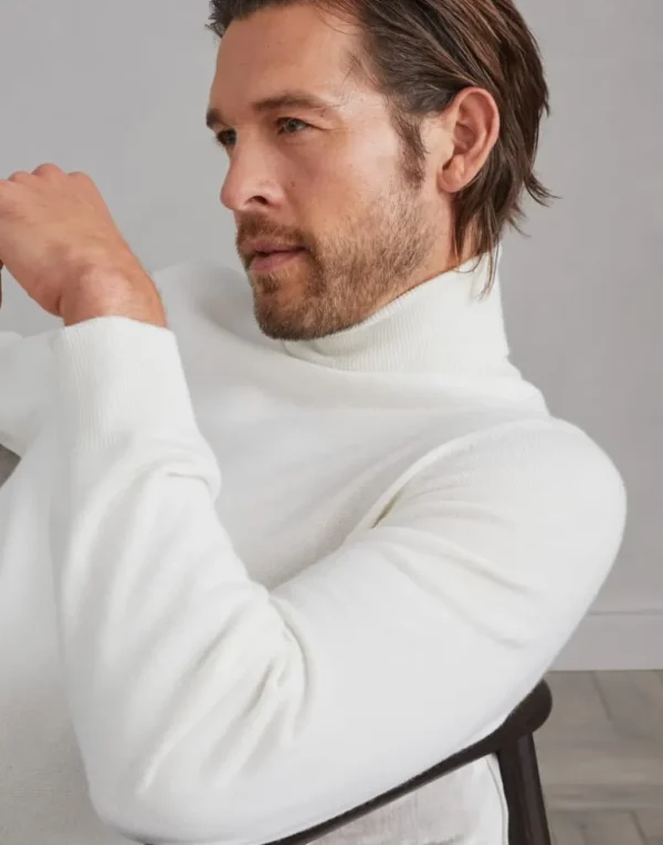 Cashmere turtleneck sweater