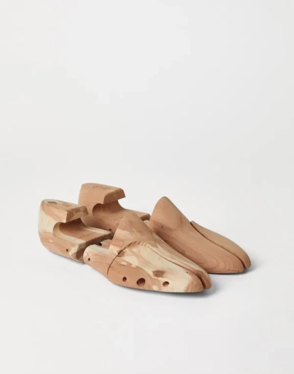 Cedar wood shoe trees