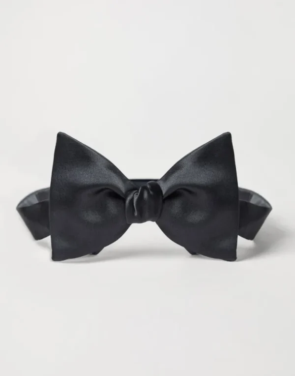 Cotton and silk satin bow tie