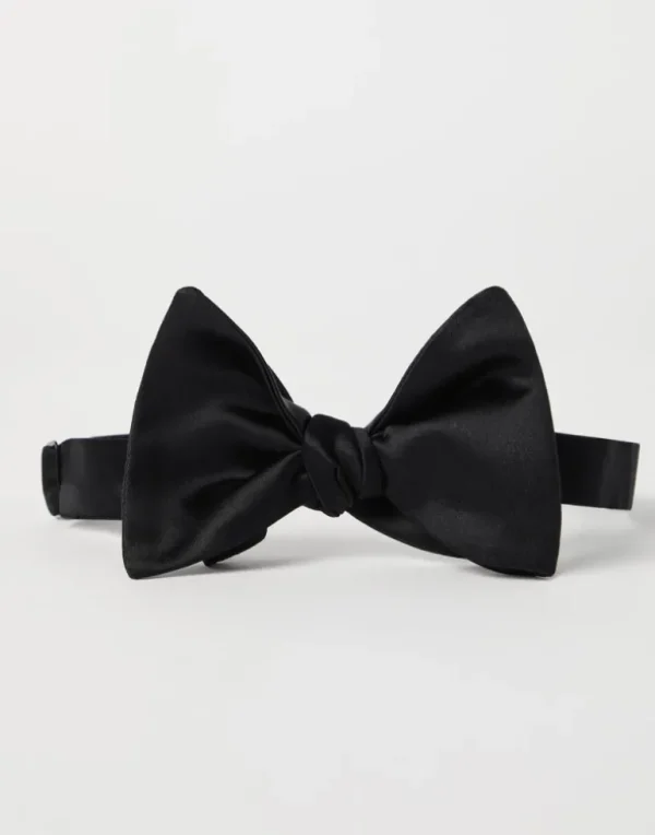 Cotton and silk satin bow tie