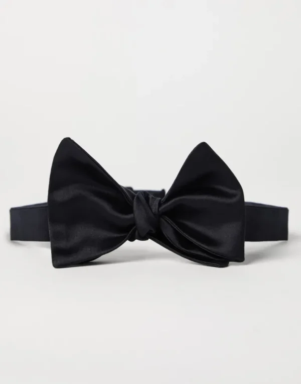 Cotton and silk satin bow tie