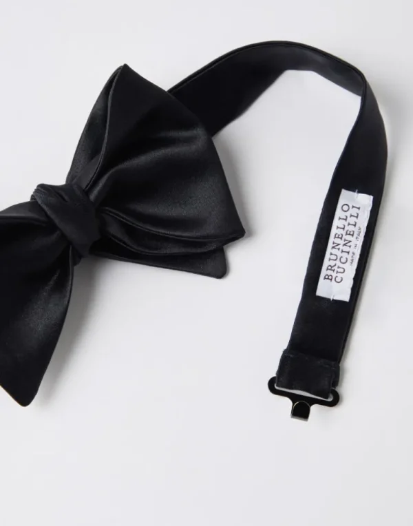 Cotton and silk satin bow tie