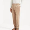 Garment-dyed leisure fit trousers in cotton corduroy with double pleats and tabbed waistband