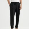 Garment-dyed leisure fit trousers in linen gabardine with drawstring and double pleats