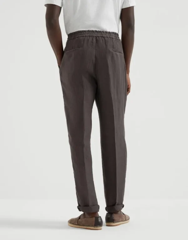 Garment-dyed leisure fit trousers in linen gabardine with drawstring and double pleats