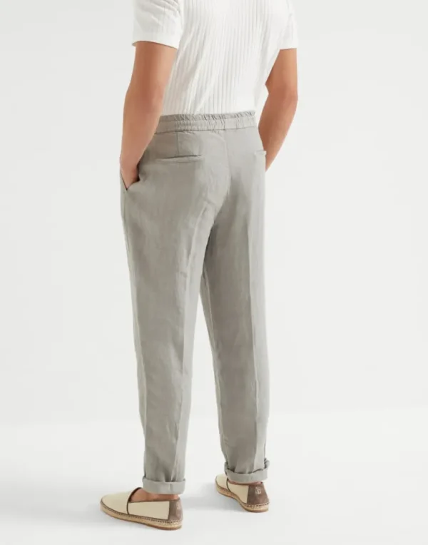 Garment-dyed leisure fit trousers in linen gabardine with drawstring and double pleats