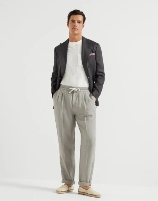 Garment-dyed leisure fit trousers in linen gabardine with drawstring and double pleats