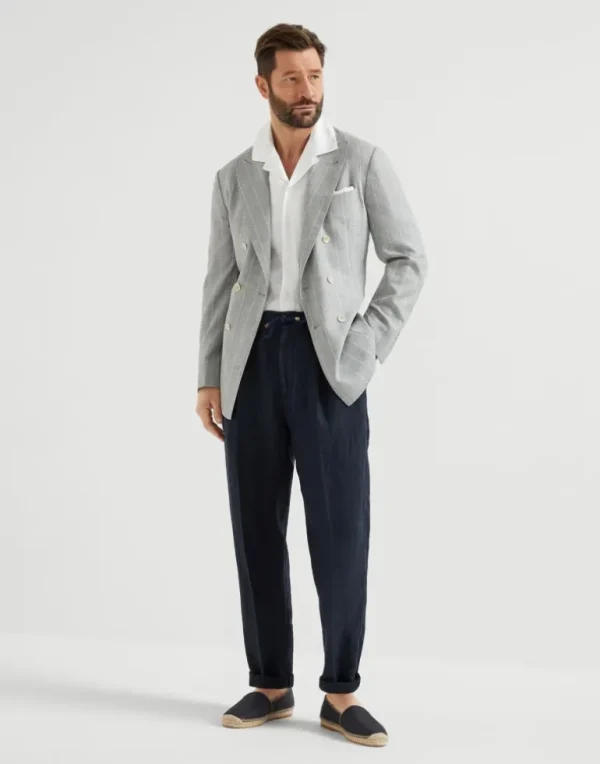 Garment-dyed leisure fit trousers in linen gabardine with drawstring and double pleats