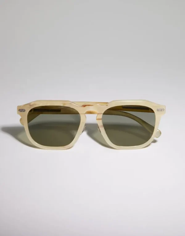 Iconic Meridian horn sunglasses