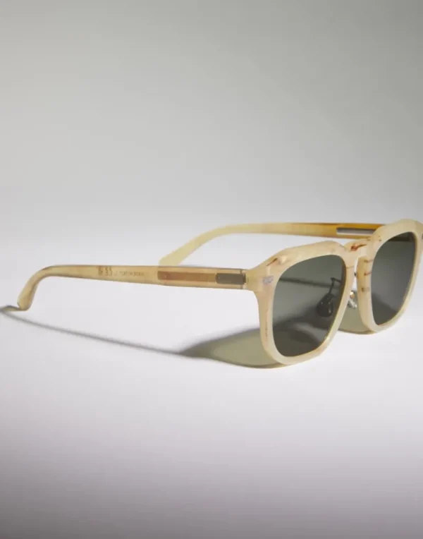 Iconic Meridian horn sunglasses