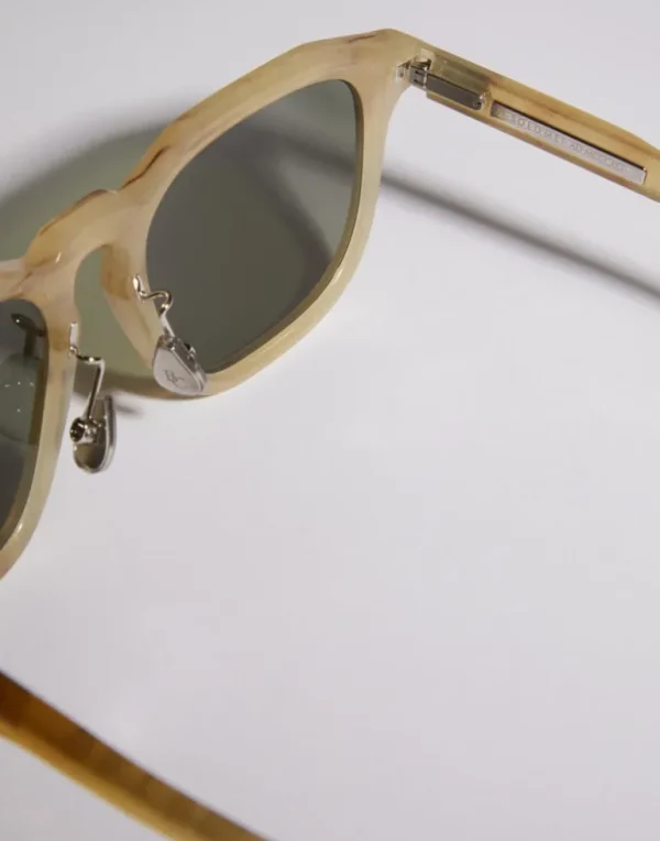 Iconic Meridian horn sunglasses