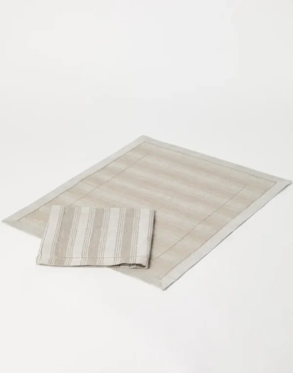 Placemat and napkin set in striped linen