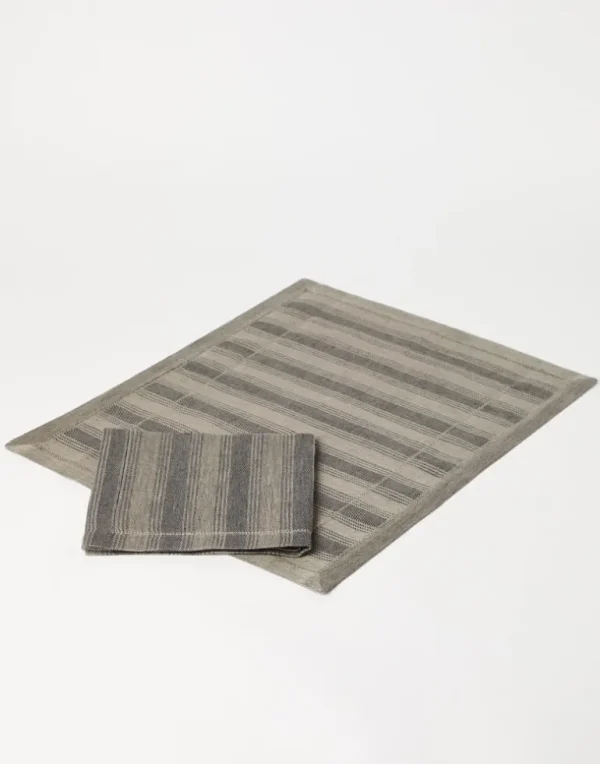 Placemat and napkin set in striped linen