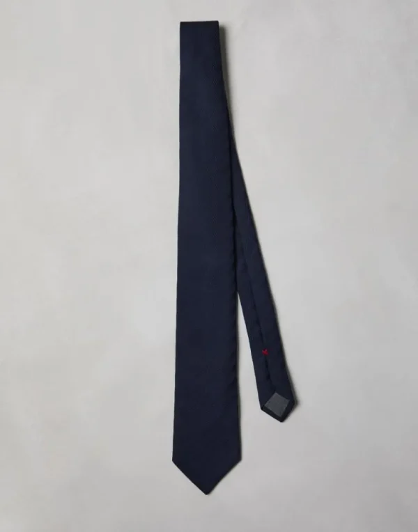 Silk chevron tie