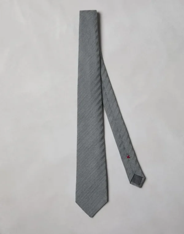 Silk chevron tie