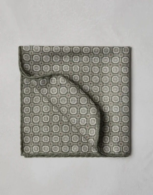 Silk pocket square with pattern