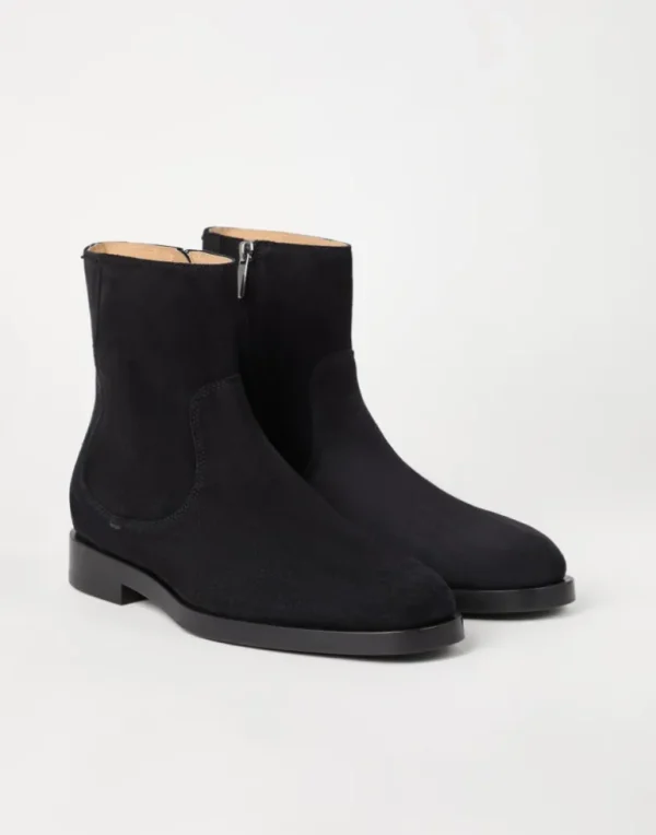 Suede boots with zipper