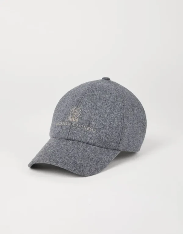 Virgin wool flannel baseball cap with embroidery