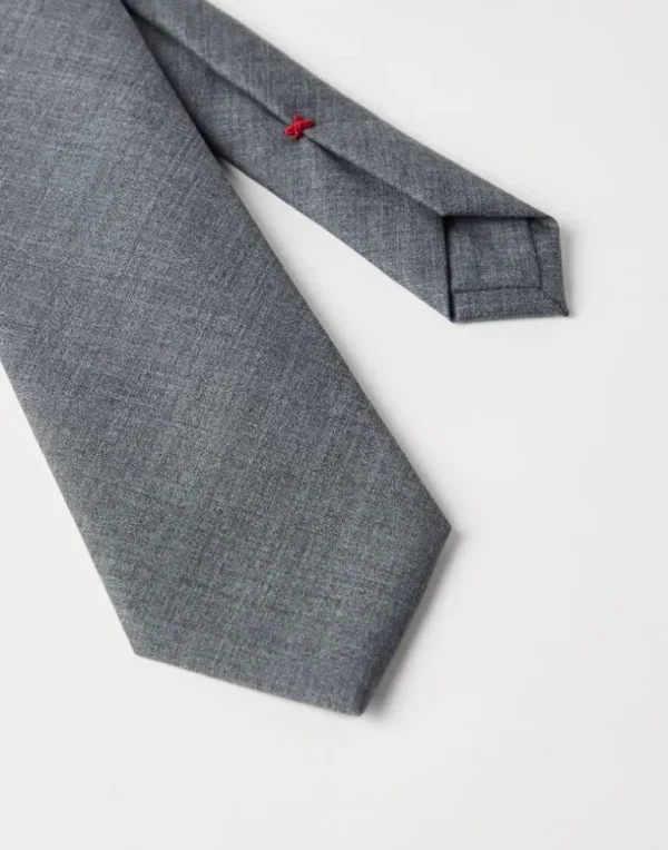 Virgin wool tie