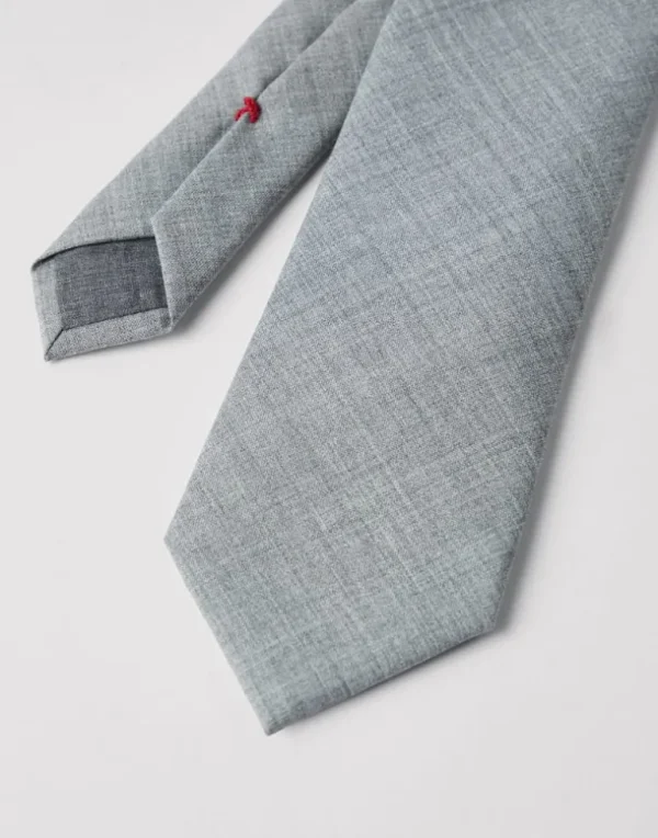 Virgin wool tie