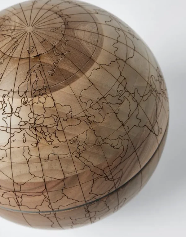 Walnut wood and Krion® globe