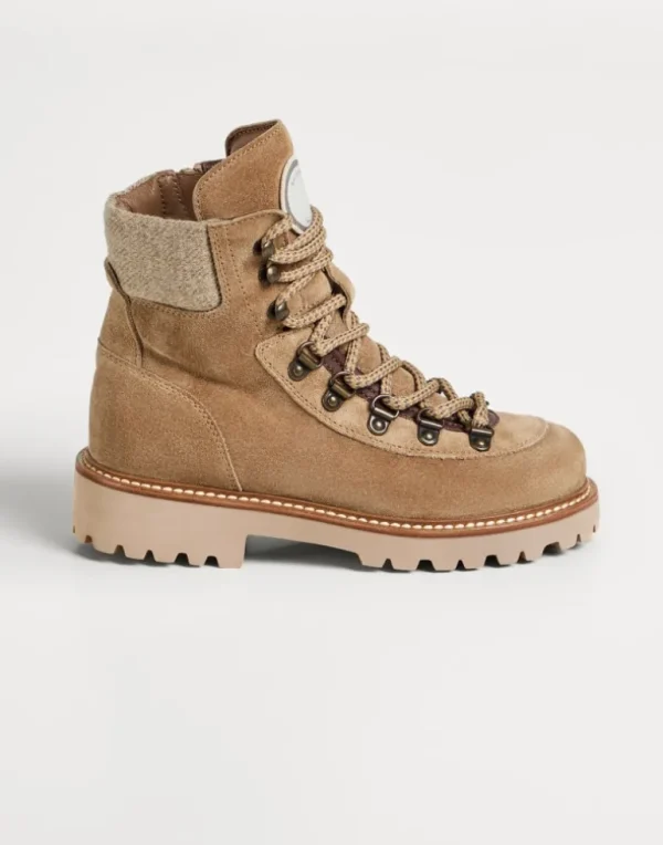 Washed suede mountain-style boots with patch