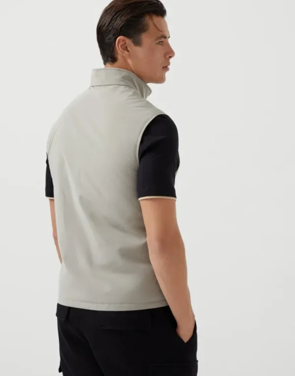 Water-resistant microfiber vest with Thermore® padding